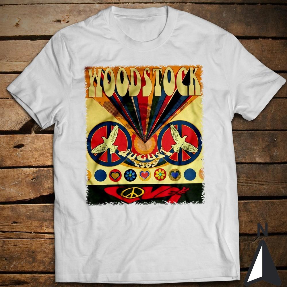 3 Days Pease & Music Festival Classic T-Shirt Woodstock August 1969 Unisex T-Shirt S