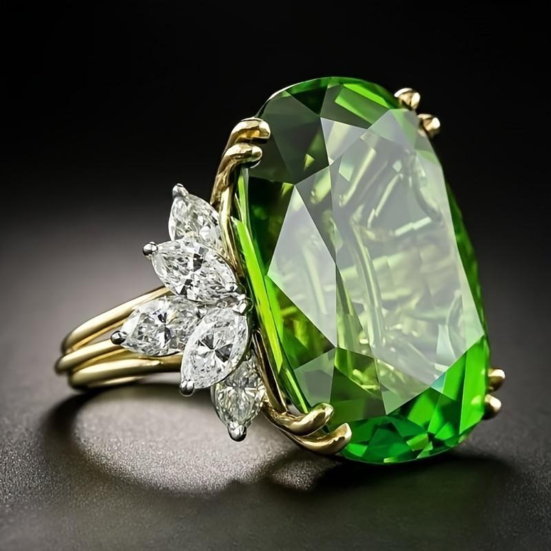 Huitan Opulent Wedding Rings with Big Green CZ Exquisite Graceful Women Finger Accessories Trendy Chic Temperament Party Jewelry
