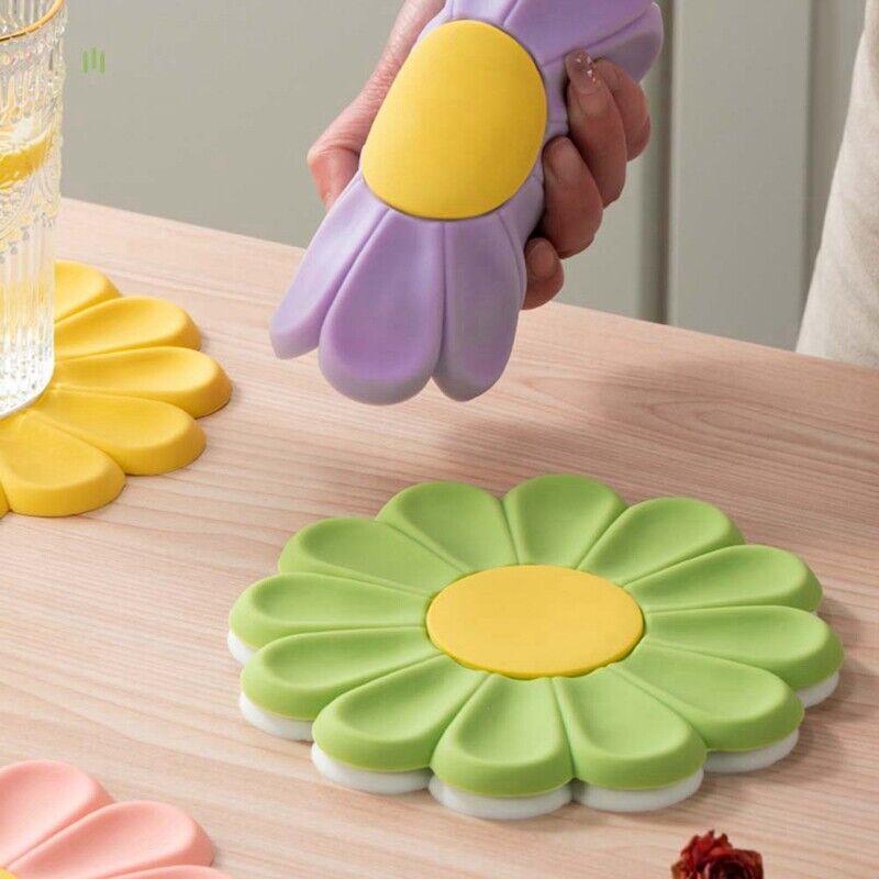 Daisy Flower Heat Insulation Mat Simple and Durable Cute Japanese Silicone Placemat Ins Coaster Anti-scalding Pot Mat