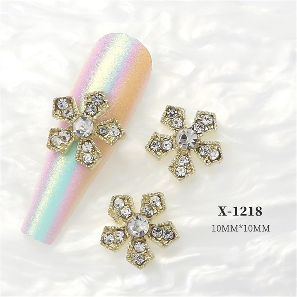 10pcs Snowflake Nail Decorations for Unique and Eye Catching Manicures Charming Nail Accessories