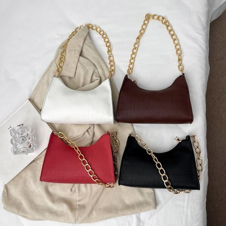 Elegant Chain Strap Urban Mini Handbag For Women In Stylish Colors And Simple Design