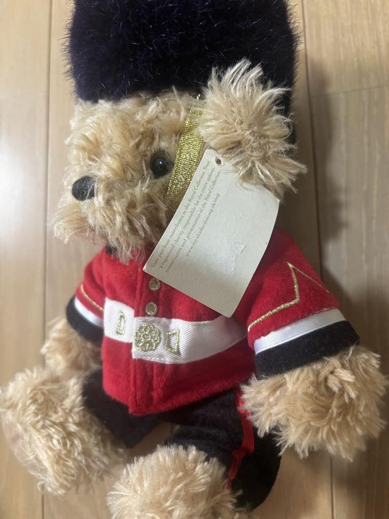 [USED] Teddy bear, England, Buckingham Palace