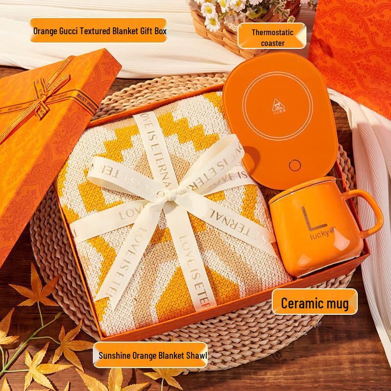 A1 Winter Warmth Gift Set with Thermos and Blanket 03