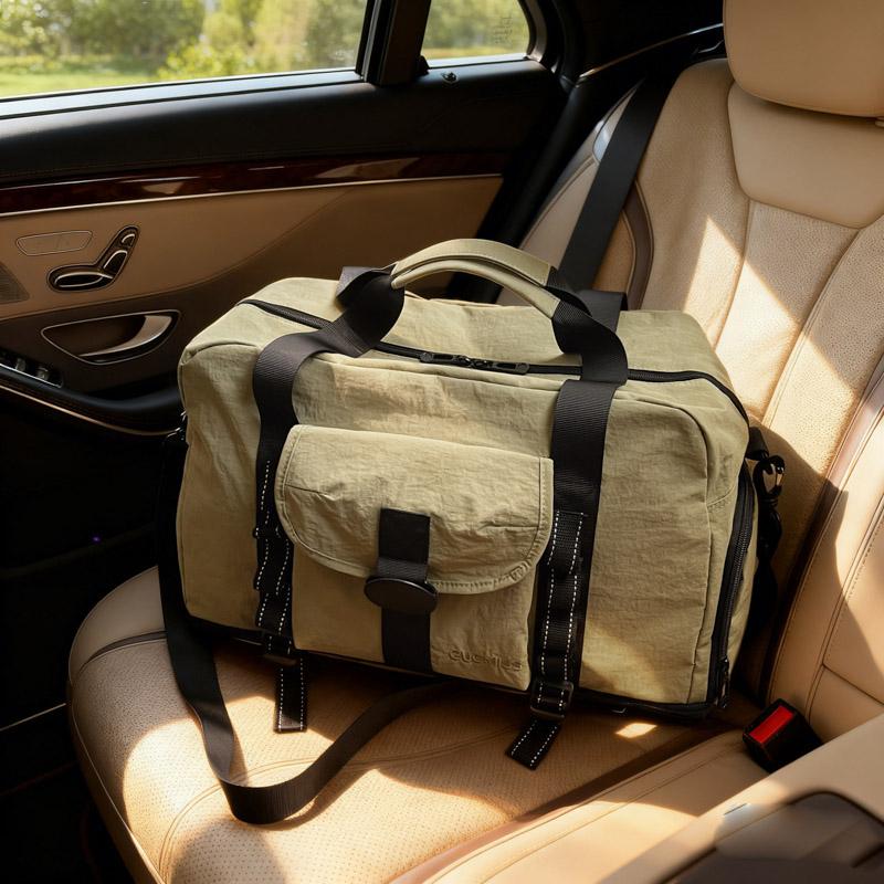 Fashionable Travel Duffel Bag with Adjustable Strap Multiple Pockets Large Capacity Weekend Carry On Bag