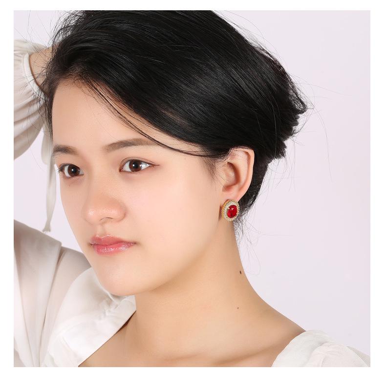 Elegant Retro Color Treasure Zircon Oval Ear Cuffs