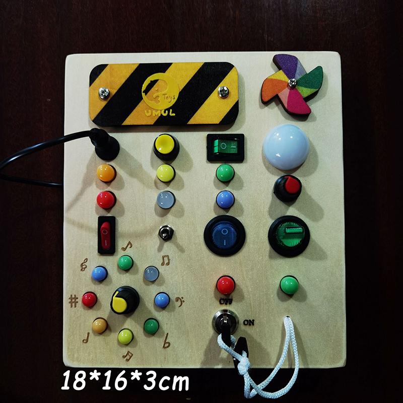 Montessori zaneprázdněná nástěnka LED světlo spínací hračky batole Dřevěná senzorická tabule cestovní hračky ovládání vypínače pro miminka vzdělávací hra