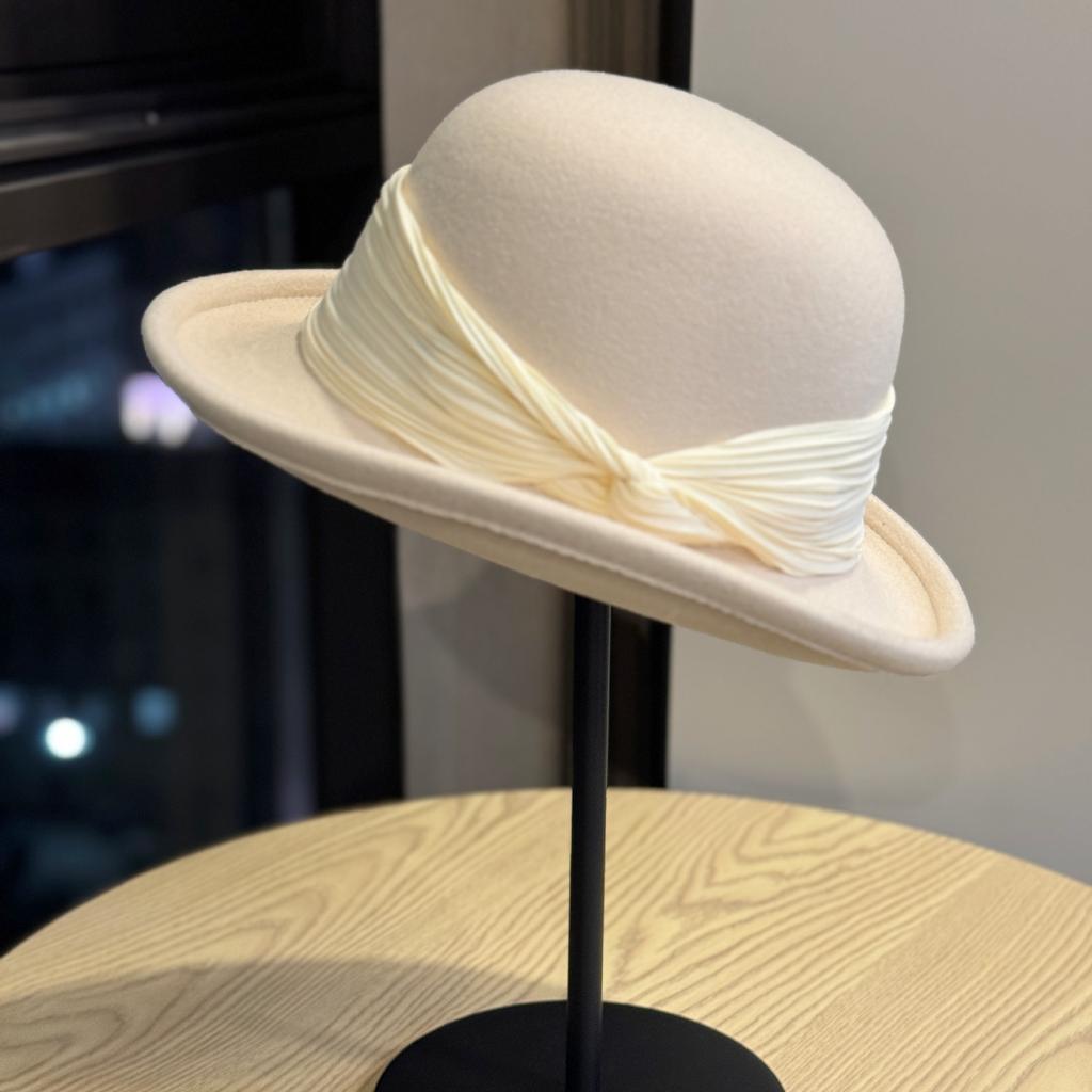 French Face showing Small Wool Felt Curled Fisherman Hat for Women in Spring Autumn and Winter Fashion British Retro Basin Hat Trendy