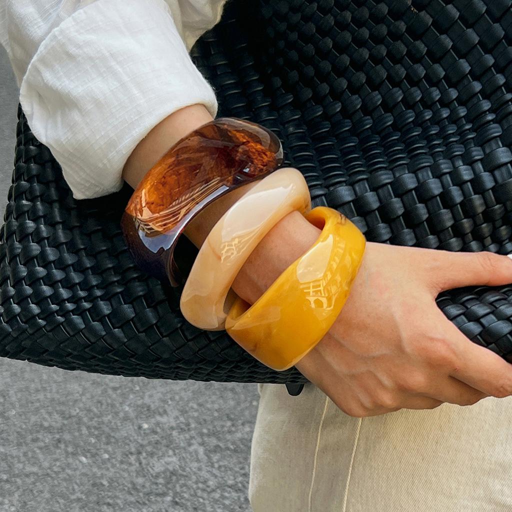 Fashion Irregular Amber Smudged Acrylic Bracelet, Exaggerated Geometric Glossy Resin Bracelet