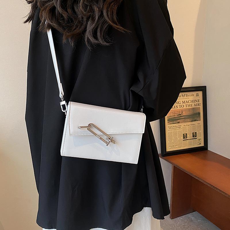 Women's bag fashion square simple pu niche design women's small square bag 24 new commuter literary shoulder messenger bag