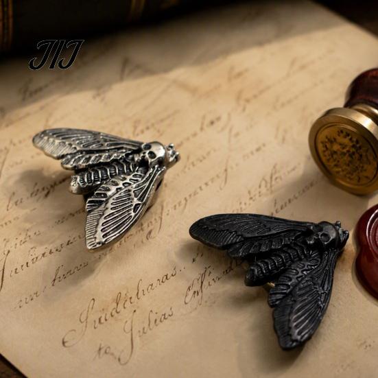 Dark Grunge Style Clothing Hardware Vintage Moth Button Covers, Gothic Skull Snap On Shirt Non Sew Covers for Cuffs Metal Cufflinks Accessories Collar