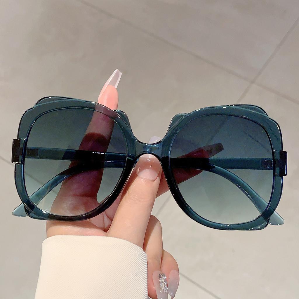 Fashion Butterfly Decoration Women's Shades Multi Color Gradient Designer Sunglasses Oversize Trendy Brand Sun Glasses