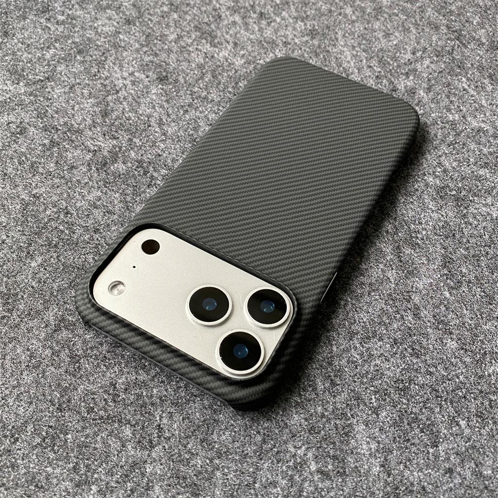 Ultra cienkie etui na telefon z wzorem włókna węglowego dla iPhone 17 Air 16 15 Plus 14 13 12 11 Pro Max Bezramkowe chłodzące skórzane etui