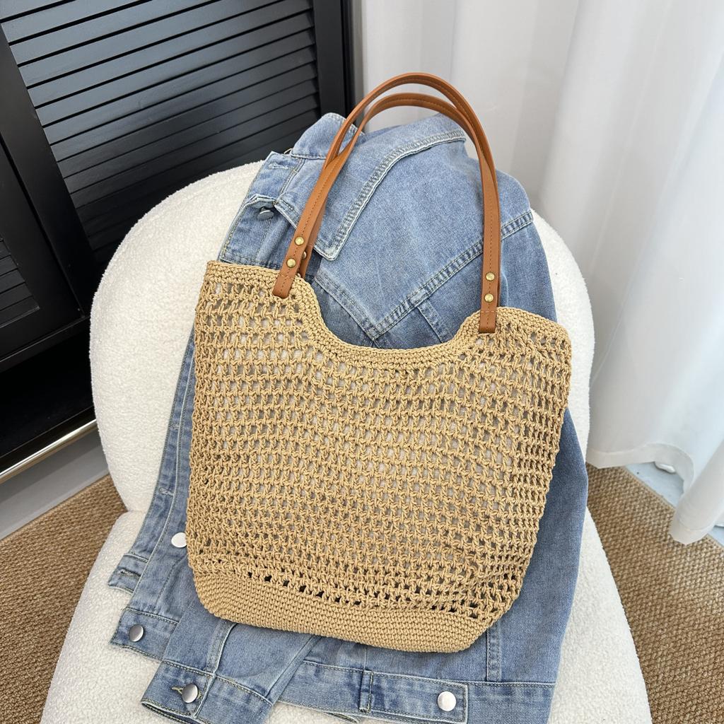 Spring and Summer New Woven Shoulder Bag Niche Design Fashionable Versatile Large-capacity Tote Bag Commuter Portable Bag