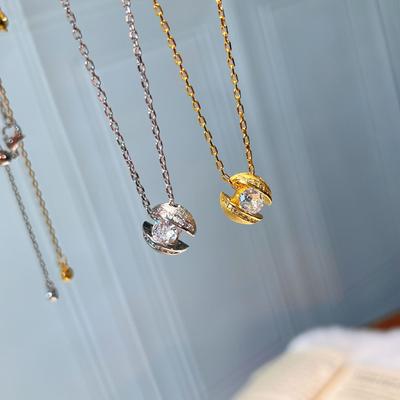 Średniowieczny Naszyjnik z Diamentem Zawieszonym na Szczotkowanym Łańcuszku Damski Niszowy Design Mikro-Inkrustowany Diament Błyszczący Lekki Luksus High-End Łańcuszek na Obojczyk