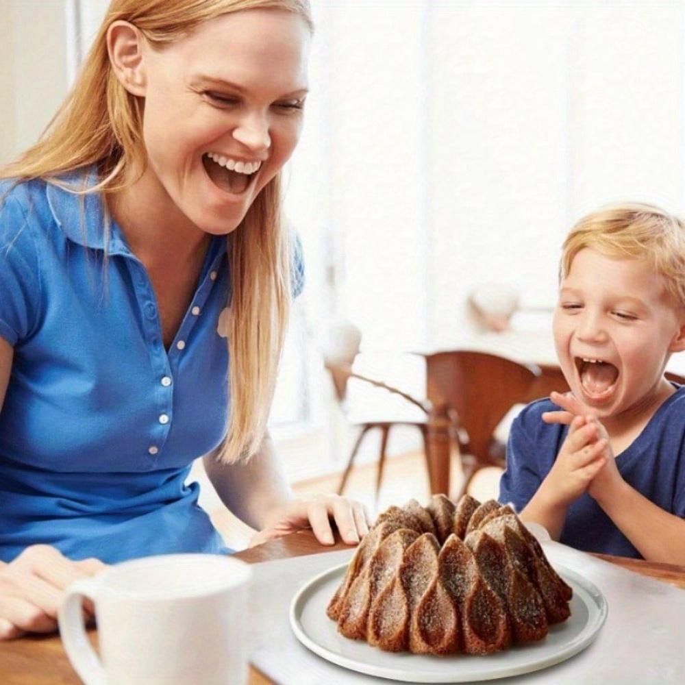 Aluminum 3D Fluted Ring Cake Mold, Round Hollow Baking Pan for Holiday Wedding Family Dessert