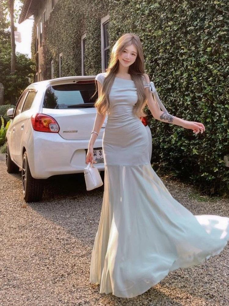 Women's 2025 Summer French One-Shoulder Dress: Gentle, Slimming A-Line with Waist-Cinched, Hip-Hugging Design