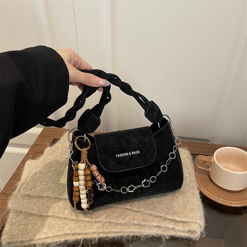 Street Style Small Chain Shoulder Bag With Magnet Closure For Daily Use