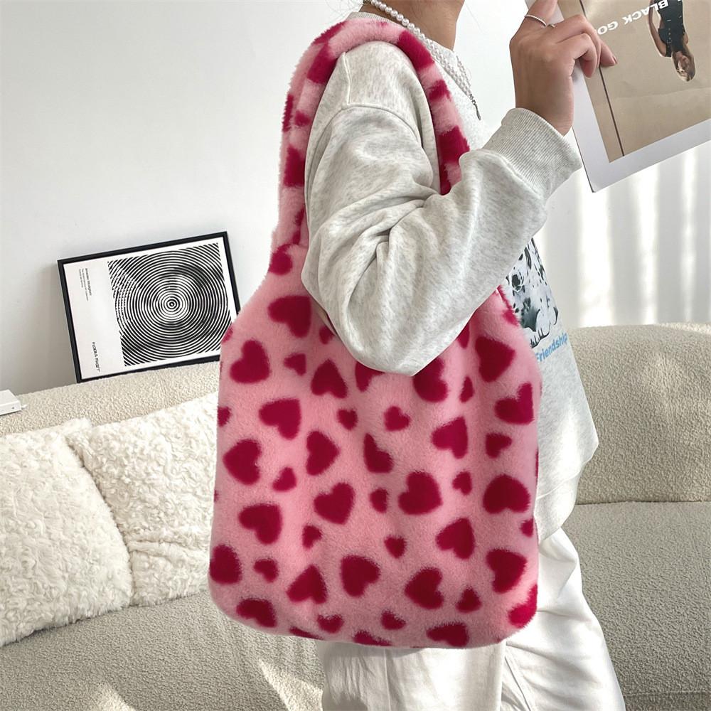 Chic And Cozy Heart Print Plush Tote Bag With Dual Straps For Casual Outings