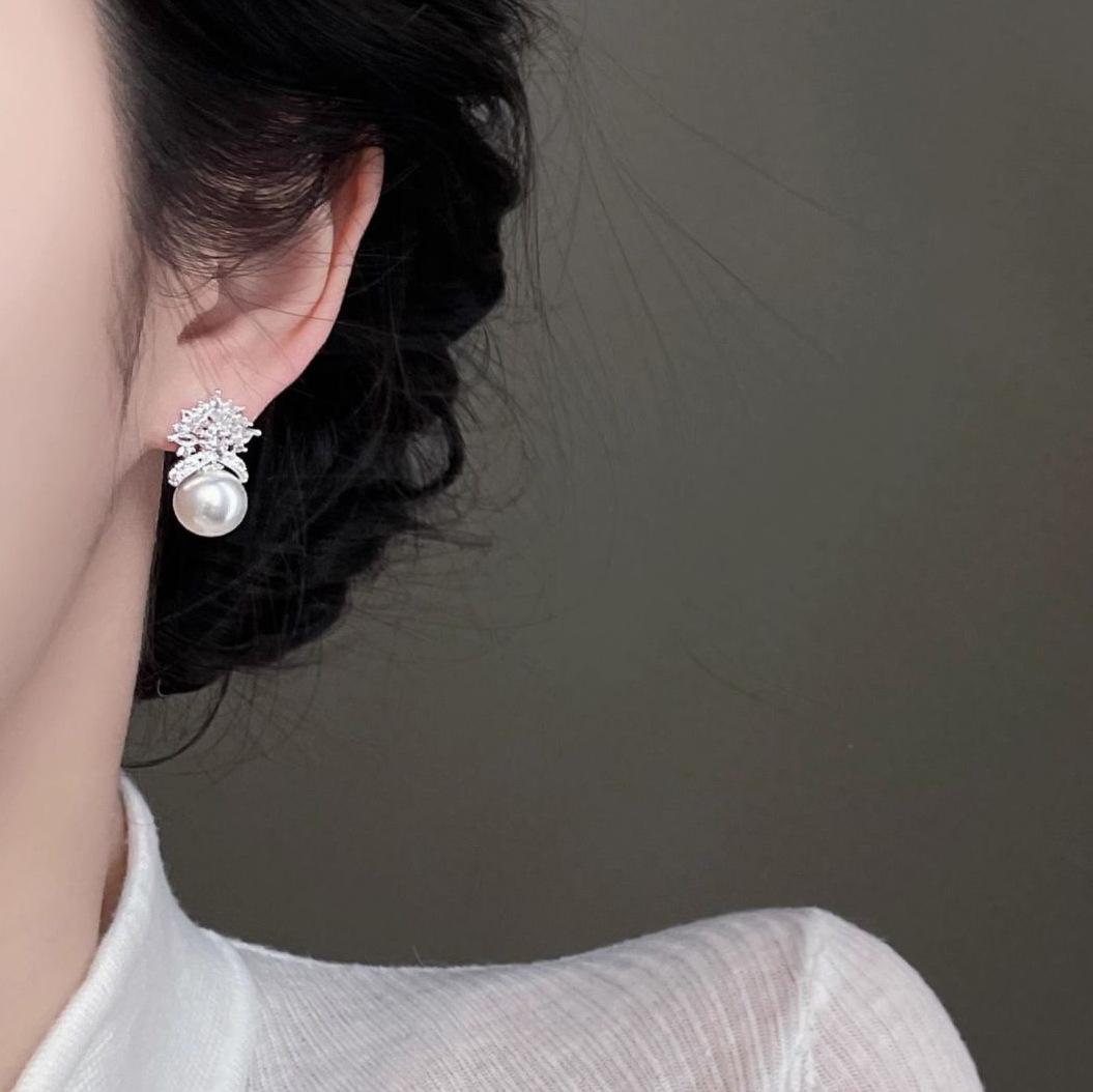 Korean Elegant Pearl Ear Cuff - Luxury, Niche Design No-Pierce Earrings for Women