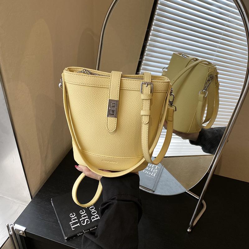 Niche Bag Women's New Popular Bucket Small Bag High-end Sense Versatile Shoulder Messenger Bag