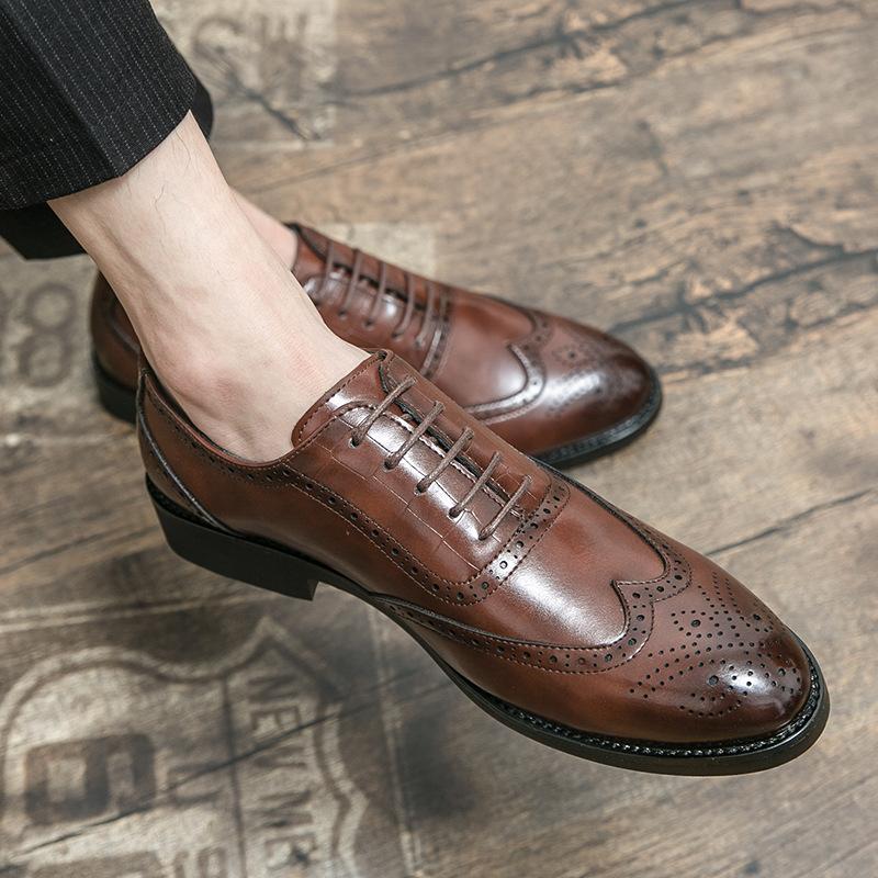 Leather Shoes British Retro Brock Carved Business Dress Casual Inner Height Increase Pointed Breathable Groom Wedding Shoes