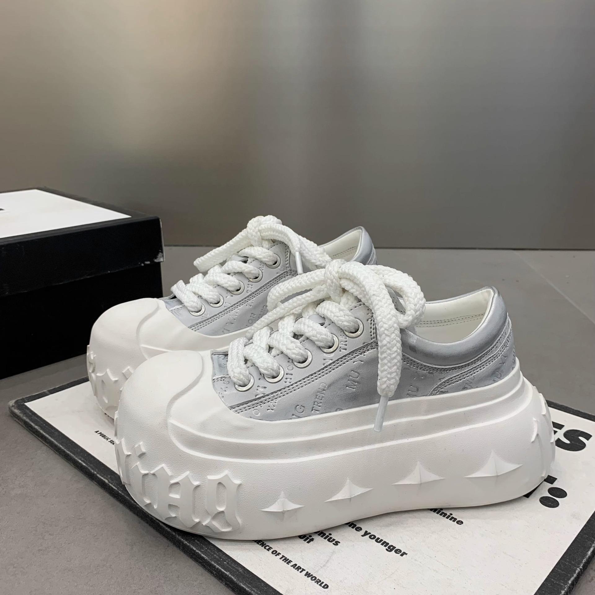 

Big-headed muffin thick-soled little white shoes for women 2025 spring and autumn tire-soled sneakers with wide-leg pants to increase the height of br 40 серебряный