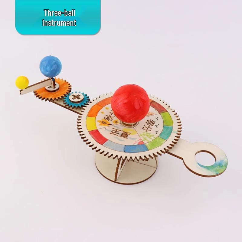 Hand-Cranked Three-Sphere Astronomy Model Toy for Students