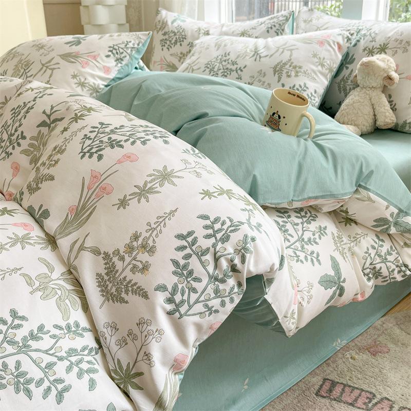 Bedding Four-piece Set, Cotton Pure Cotton Floral Quilt Cover, Bed Sheet Dormitory Three-piece Set