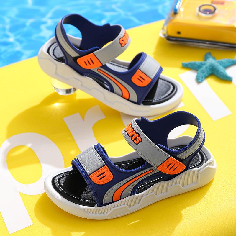 Domácí dětské cool letní nové imitace kůže ležérní žáci základních škol měkké spodní plážové chlapecké sandály