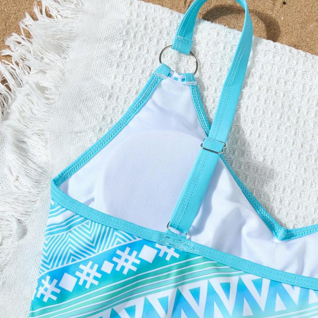 2025 New Women's Sporty Two-Piece Swimsuit: Boyleg Pants, Conservative, Fresh Style for Hot Springs