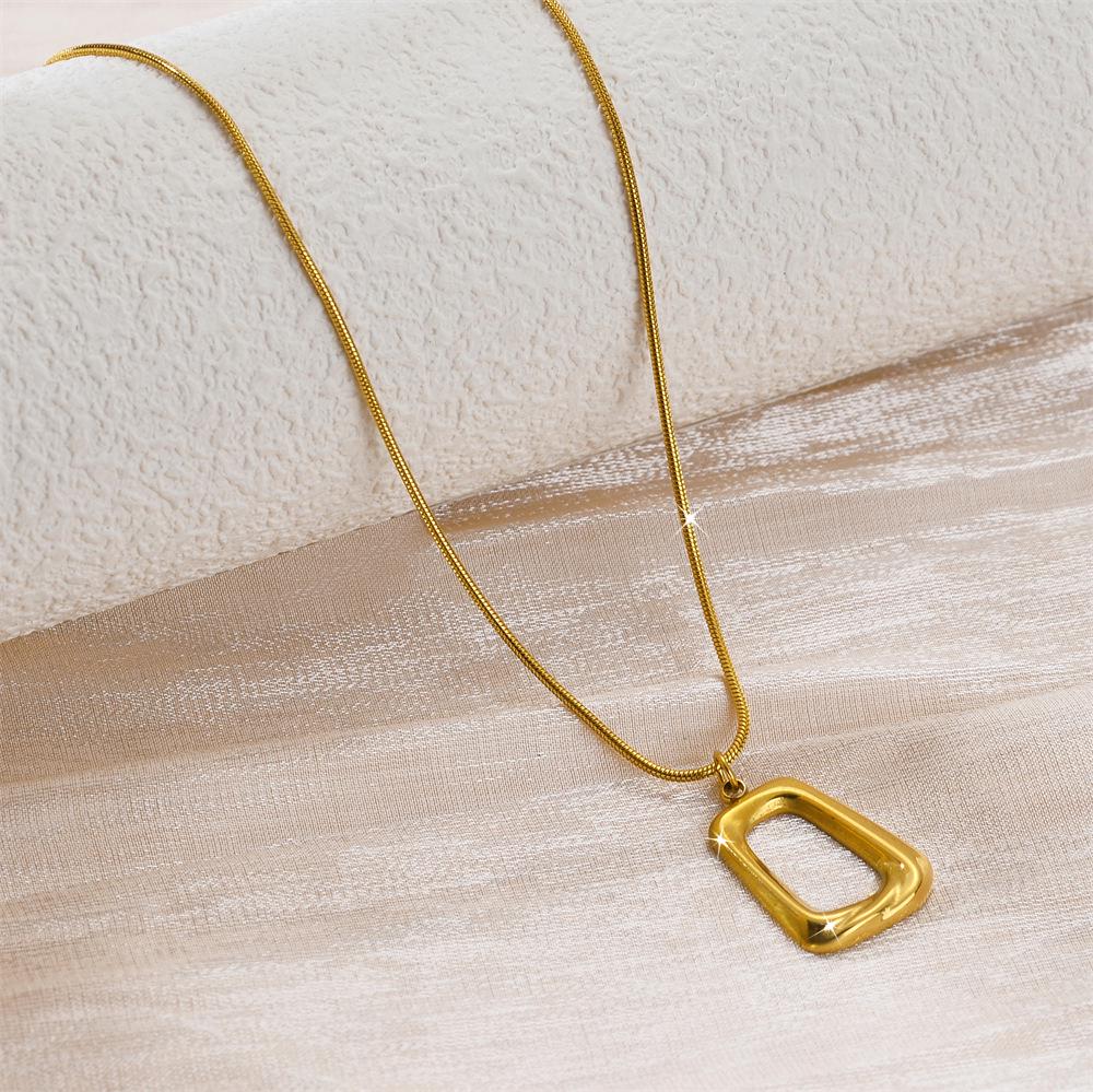 Simple Fashion Titanium Steel Women's Necklace - Non-fading, Luxurious, Versatile, Korean Style Clavicle Chain