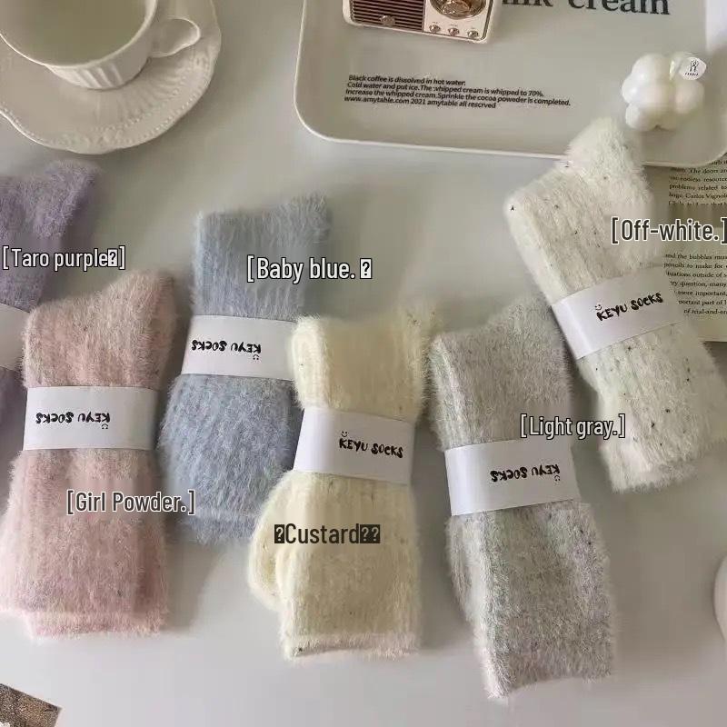 

Жіночі хутряні оксамитові шкарпетки середньої довжини, плюшеві - Корейський стиль, однотонні, надзвичайно теплі для осені/зими Baby Blue