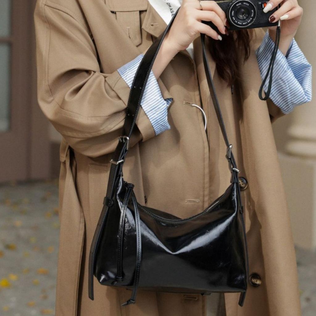 Cowhide Shoulder Women's Bag Mobile Phone Messenger Women's Fashion, Simple and Generous Practical Solid Color Soft Leather Bag