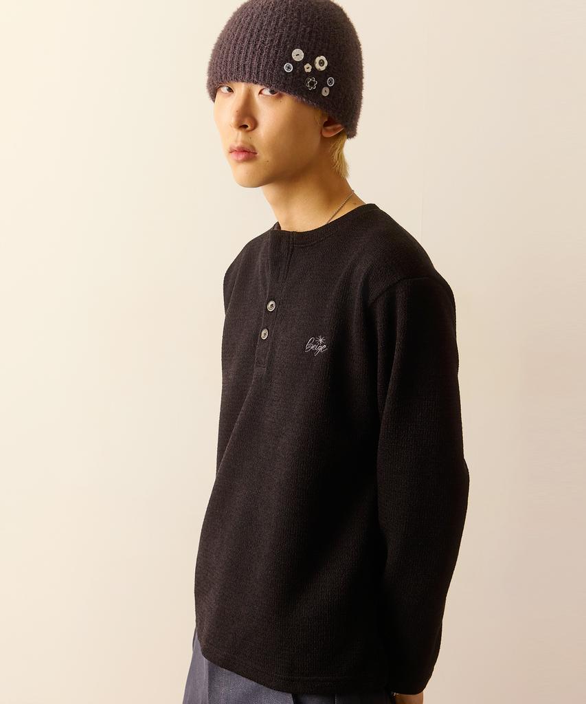 Ebeulisi Beige Henley Neck Knit Long Sleeve (Black)