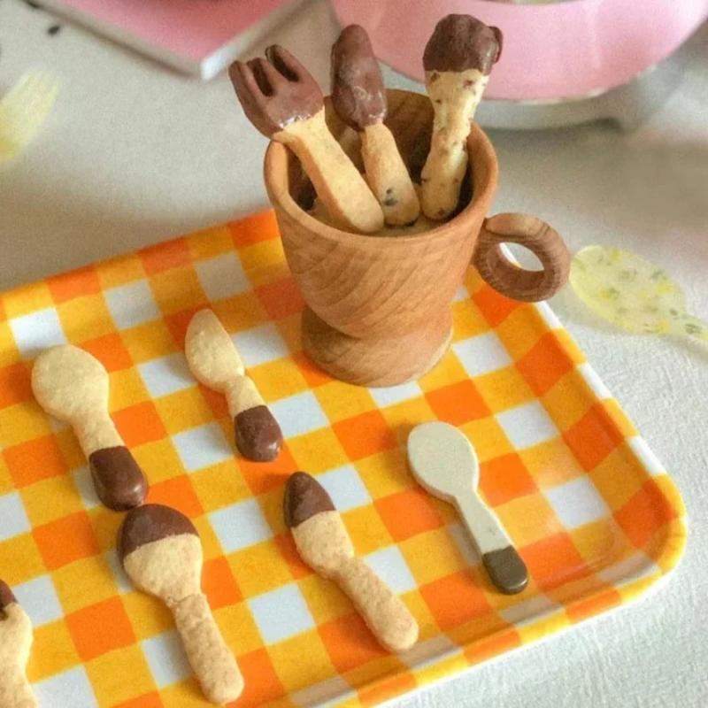 Cute Knife Fork Spoon Shaped Cookie Cutters Tableware Biscuits Moulds Stamps Stainless Steel Fondant Embossing Baking Tools