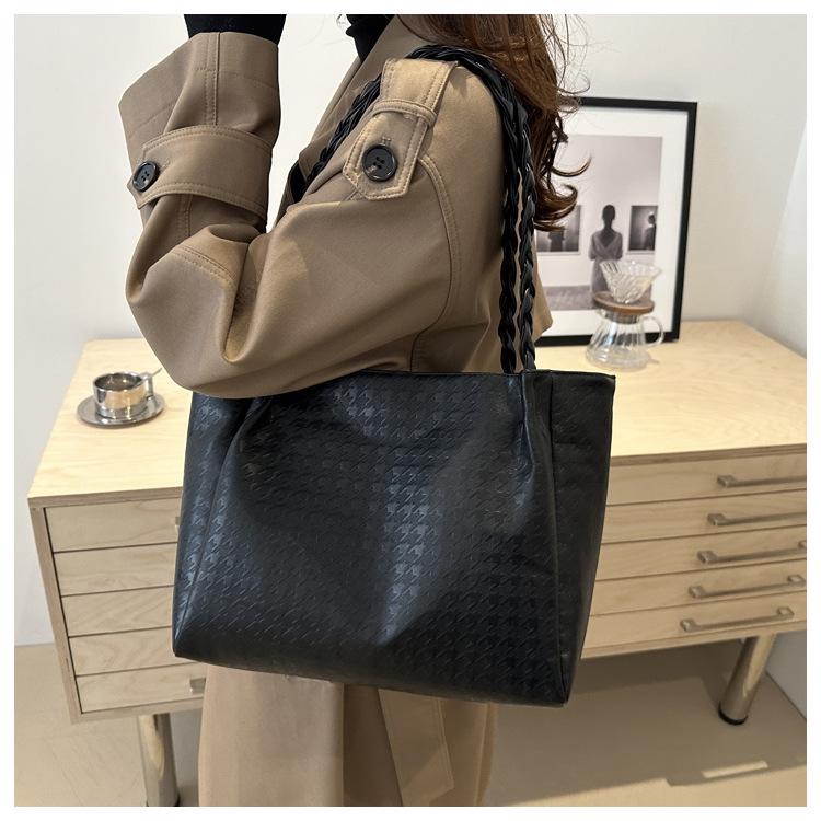 2025 Large Capacity Women's Soft Leather Shoulder Bag - Fashionable Handbag for Students