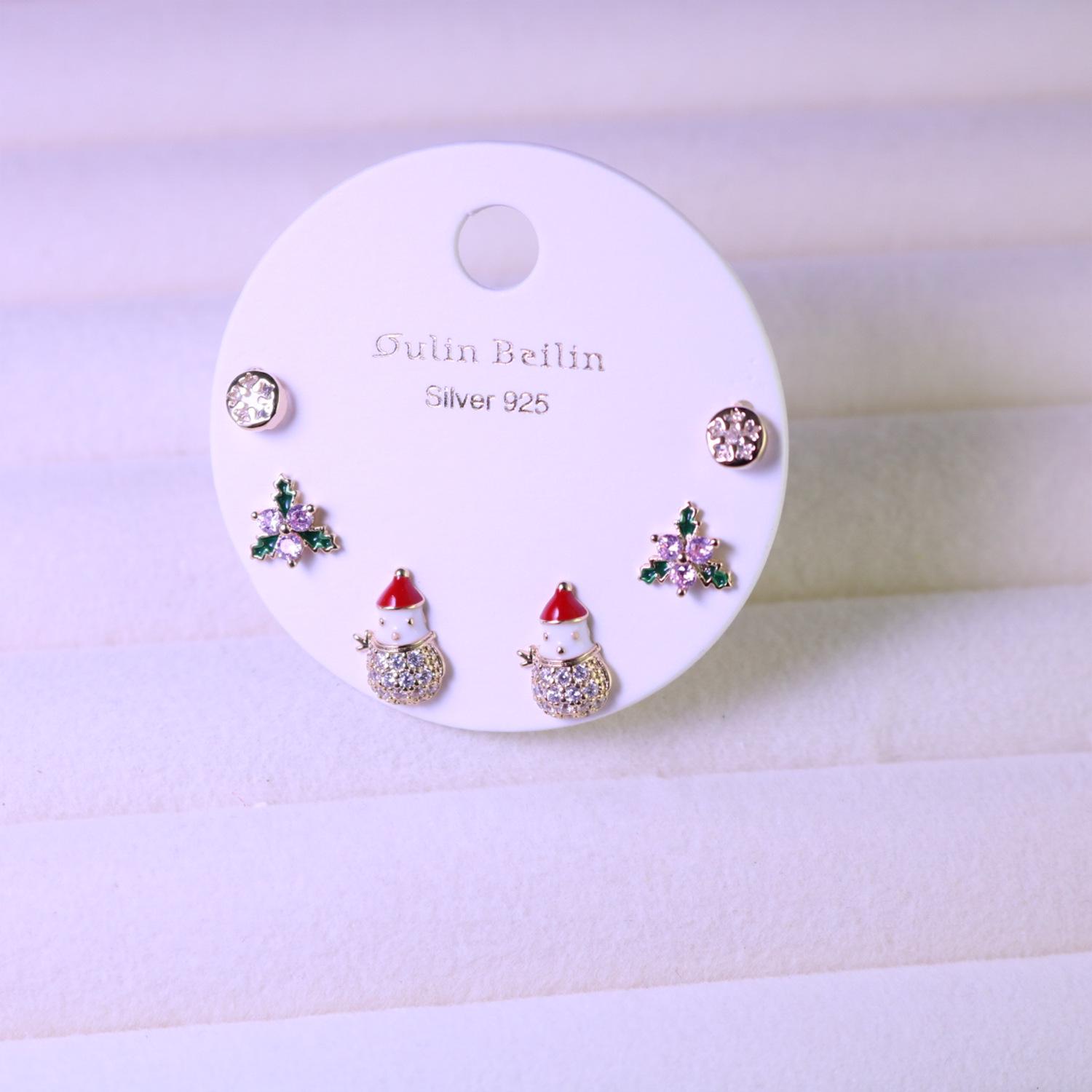 Рождественские серьги-гвоздики  Снеговик и снежинка  с бриллиантами - Универсальный нишевый дизайн для женщин