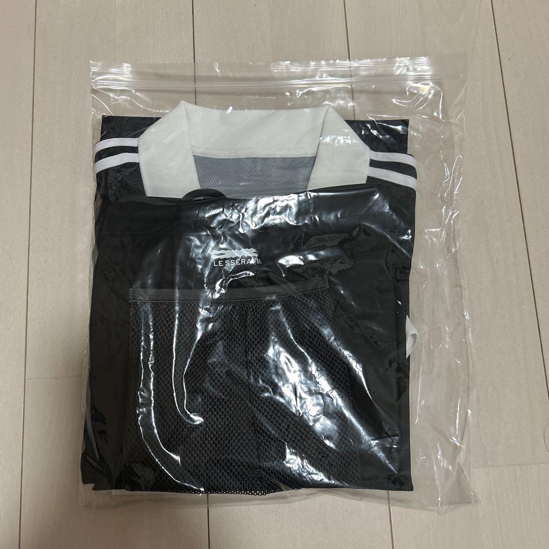 

[USED] lesserafim weverse con uniform knapsack