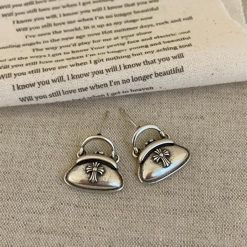 

Geometric Old Metal Cross Earrings Female Niche Retro Personality Unique Fashion Commuter Versatile Earrings