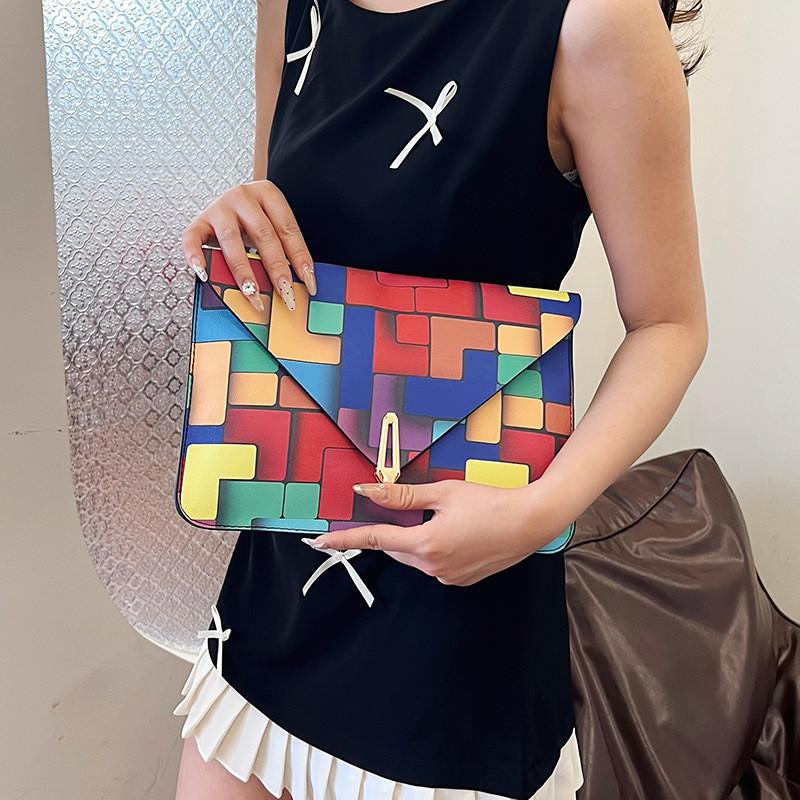 Stylish Colorful Envelope Bag Trendy Fashionable Pu Handbag For Women Casual Use