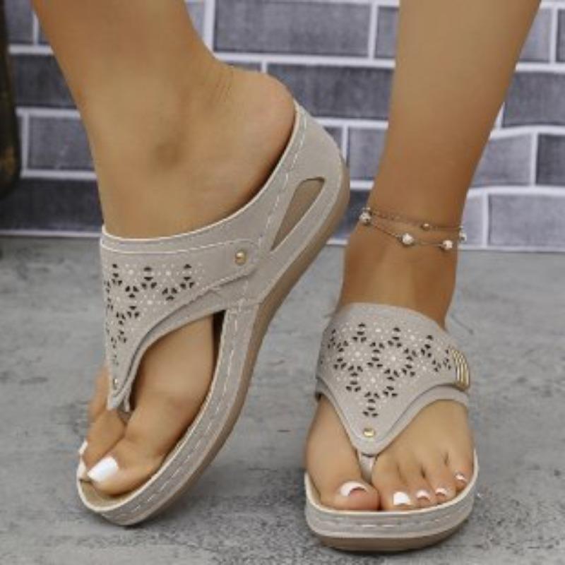 New large-size women's shoes pinch cold slippers women's metal thick-soled wedges comfortable beach sandals