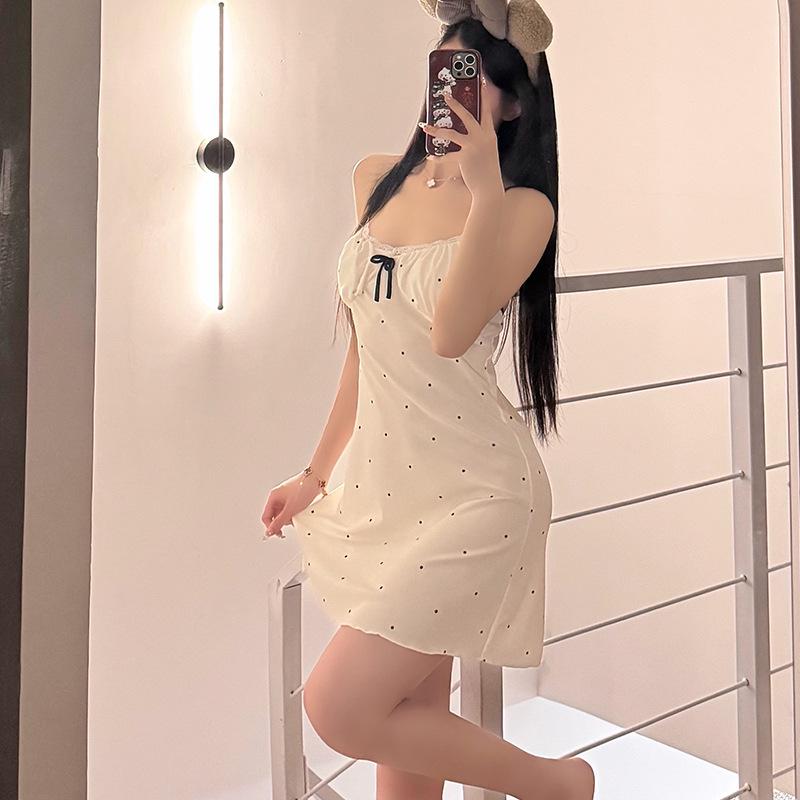 

2026 Elegant Women s Silk Nightgown: Sexy Ribbed Print with Chest Pads & Spaghetti Straps One Size (80-120cm)