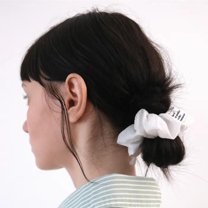 Page Keyring Pin-Tuck Scrunchie (white)