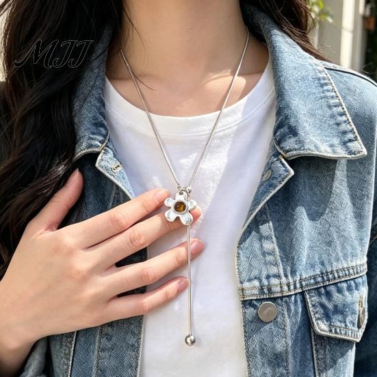 Delicate Flower Jewelry for Commuting Pendant Lariat Necklace, Long Chain Drop, Adjustable Vintage Petal Daily Wear Sliding Pendant, Retro Sweater