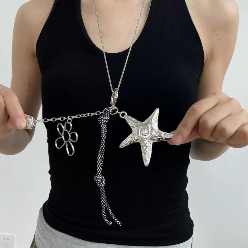 Multifunctional Star Flower Heart Rope Bag Charm Star Pendant Key Holder Bag Accessory Present for Stylish Individuals