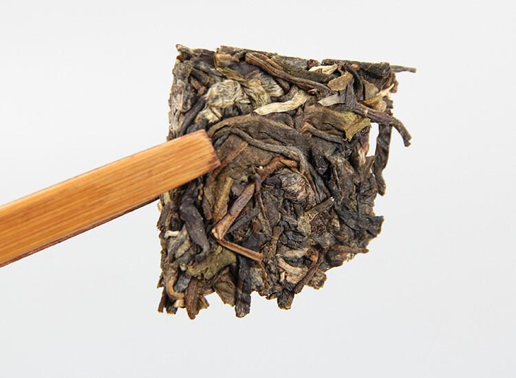 2012 Yunnan Menghai Aged Sheng Puer Tea Classical 8582 Raw Pu Er Brick Tea 250g