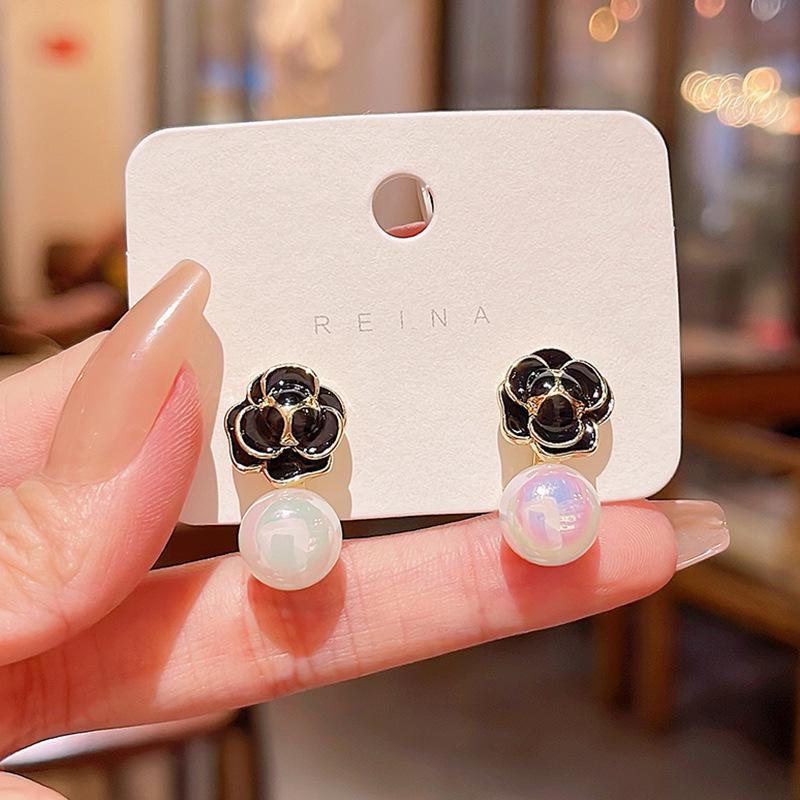 Boucles d'oreilles coréennes en argent S925 et perles en forme de fleur - Design polyvalent et élégant inspiré de la forêt