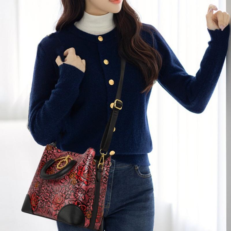 2025 New Embossed Pattern Fashionable Versatile Shoulder Crossbody Handbag