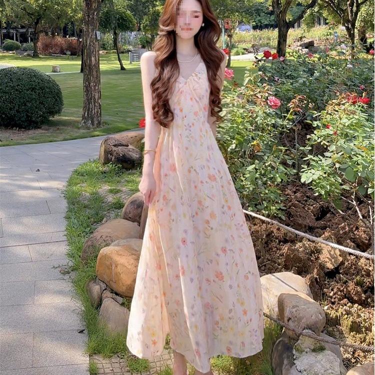 Holiday temperament sweet wind V-neck floral suspender dress women's summer popular beautiful waist A-word long dress