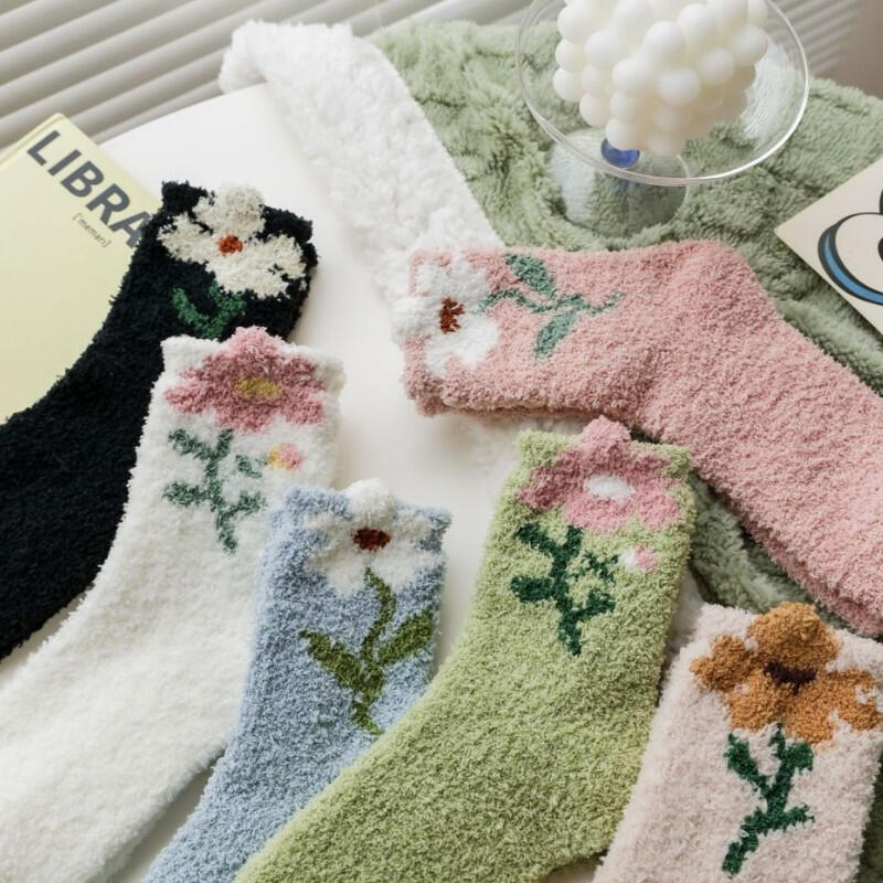 Le Menor Fluffy Winter Home Socks Flower Sleep Socks beige